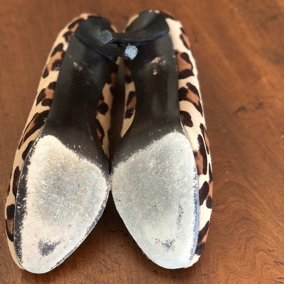 Stuart Weitzman fur leopard print peep toe pump - Picture 5 of 5